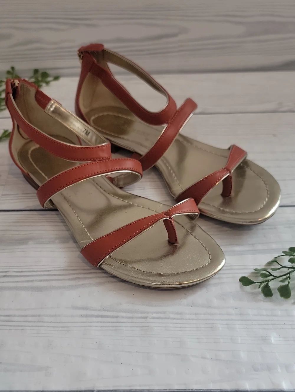 Enzo Angiolini Sandals Rust Tan Strappy Toe-Loop Womens Size 7